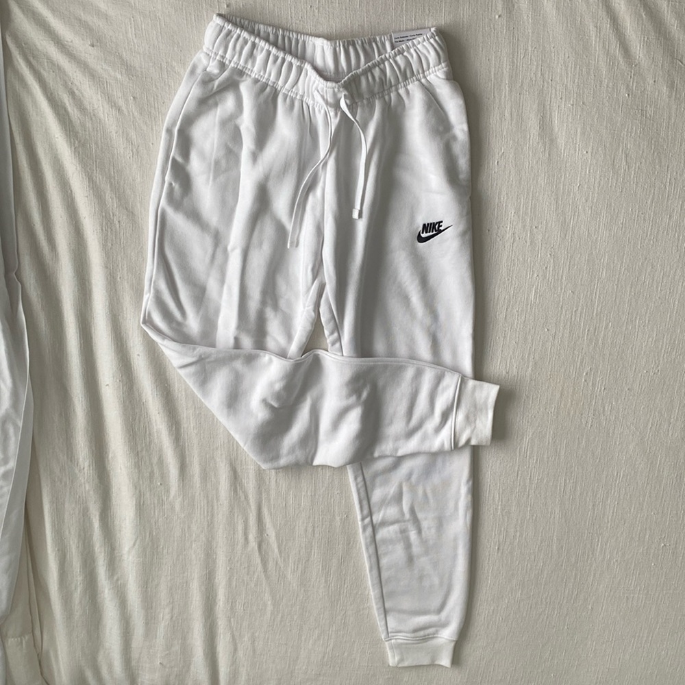 Nike sweatpants (nwt)